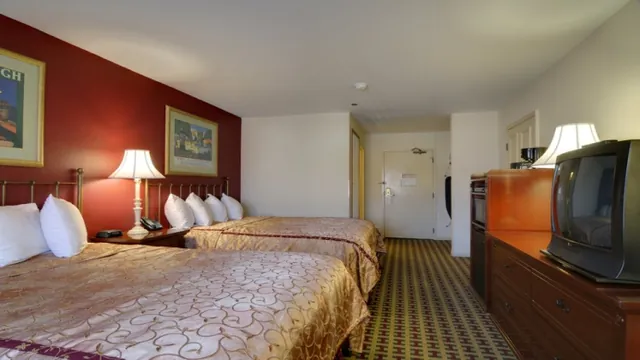 Best Western Plus Oakbrook Inn Chicago photo 3