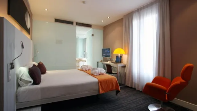 ICON Embassy photo 5