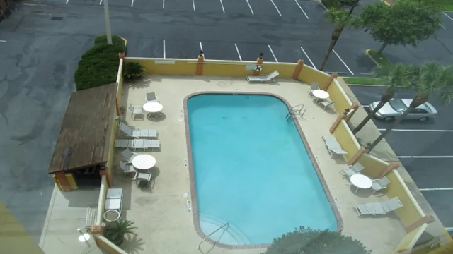 Comfort Suites Baymeadows Near Butler Blvd photo 2