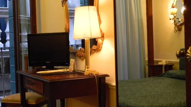 Pantalon Hotel Venice photo 3