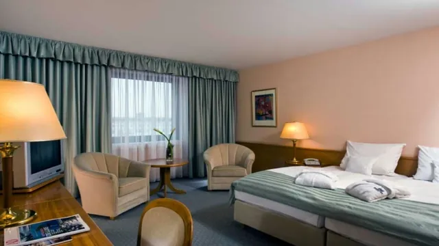 Maritim Hotel Magdeburg photo 2
