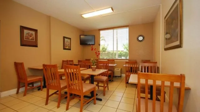 Best Western Plus Fort Myers Inn & Suites photo 3