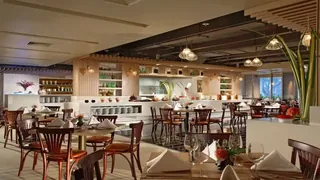 Days Inn & Suites by Wyndham Laredo