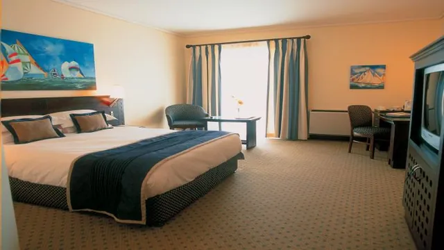 Commodore Hotel Cape Town photo 4