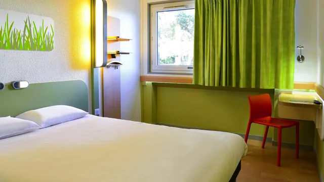 Days Inn by Wyndham Miami photo 3