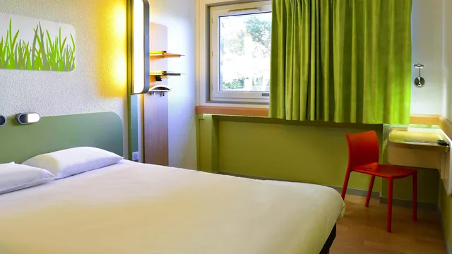Days Inn by Wyndham Miami photo 9