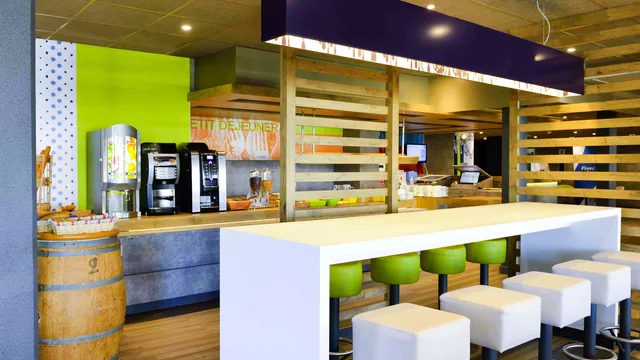 Days Inn by Wyndham Miami photo 11