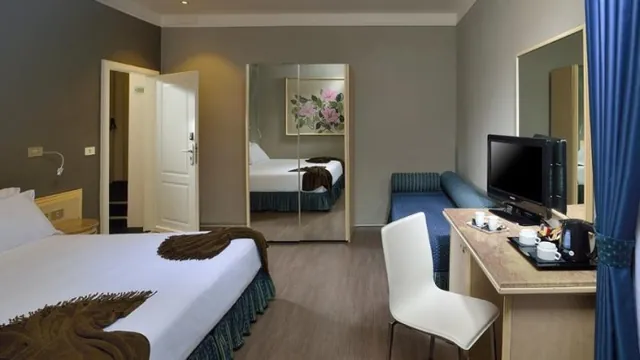 Metropolitan Hotel Bologna photo 2