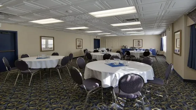 Comfort Inn Niagara Falls Welland photo 2