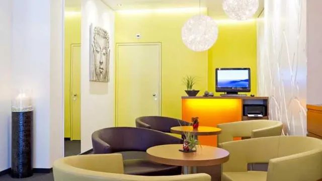 Days Inn & Suites by Wyndham Mineral Wells photo 3