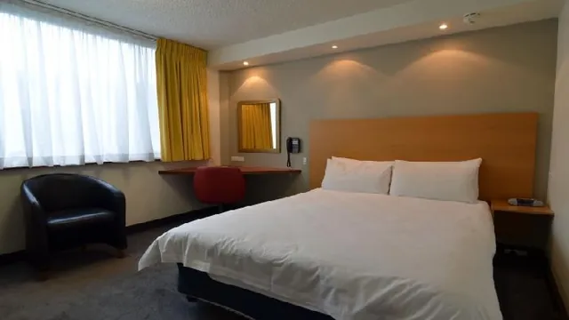 La Quinta Inn & Suites by Wyndham Fresno Northwest photo 3