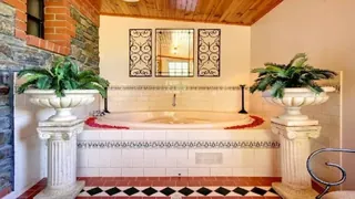 Stonewell Cottages & Vineyards