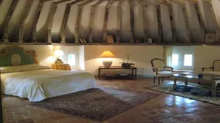 Chateau De Vauloge Le Mans