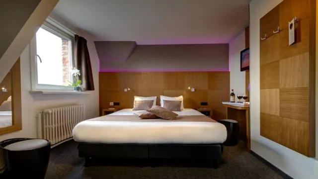 SLS Hotel at Beverly Hills photo 2