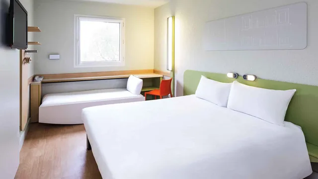 Days Inn by Wyndham New Philadelphia photo 2