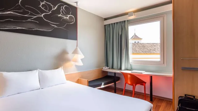 Ibis Sevilla photo 9