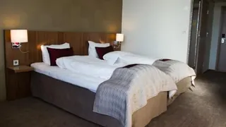 Castle Oaks House Hotel