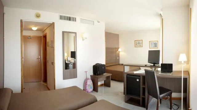 Mariposa Apartments Salou photo 1