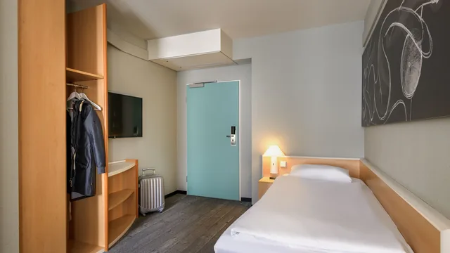 Ibis Hamburg Alsterring photo 2