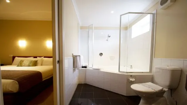 Best Western Lake Inn Ballarat photo 6