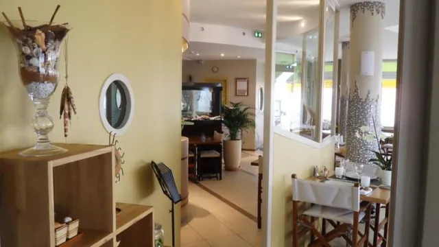 Hotel Majestic Chatelaillon Plage photo 3