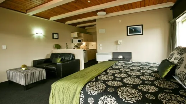 Radfords Lakeview Motel Te Anau photo 4