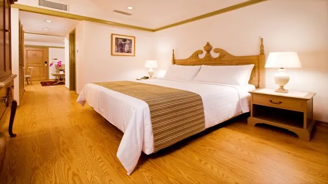 Days Inn by Wyndham Pensacola - Historic Downtown photo 1