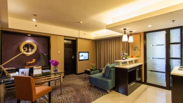 Royal Suites & Towers Hotel Shenzhen photo 3