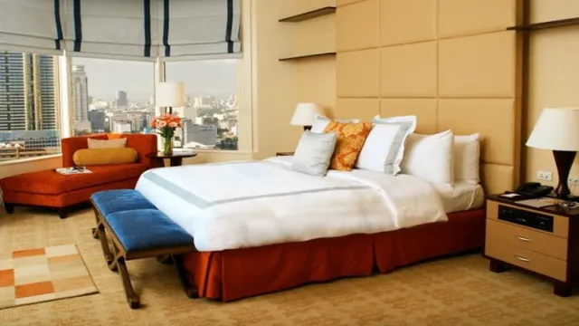Diamond Hotel Manila photo 1