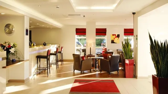 Holiday Inn Express Swindon photo 2