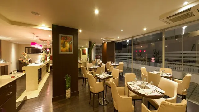 Hotel Royal Orchid Bengaluru photo 6