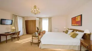 Cristal Hotel Abu Dhabi