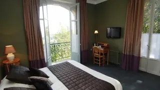 Domaine De La Corniche Rolleboise Hotel