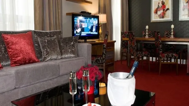 City Hotel Derry photo 5