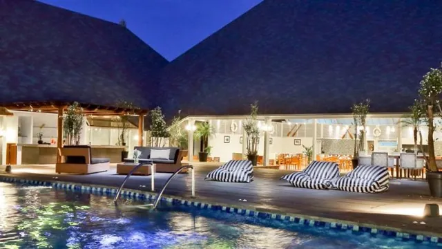 Legian Beach Hotel Kuta photo 1