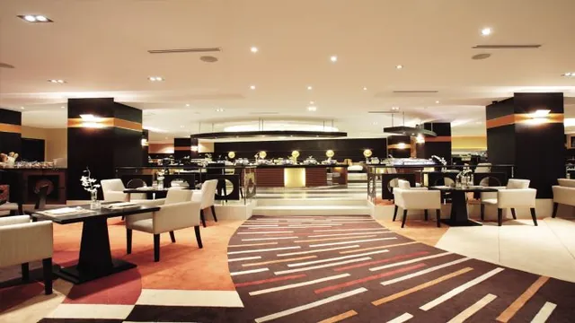 Traders Hotel Manila photo 1