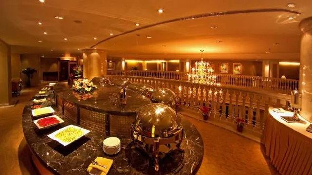 Waterfront Cebu City Hotel & photo 1