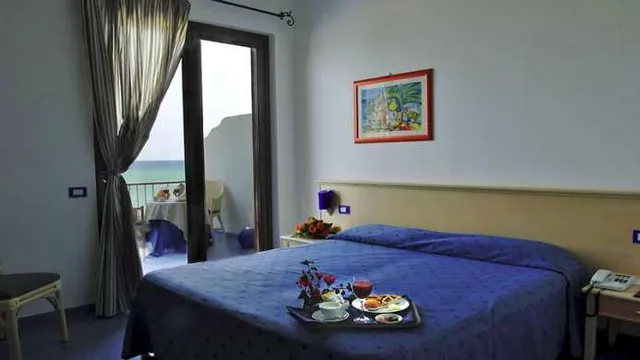 Eurostars Centrale Palace Hotel photo 3