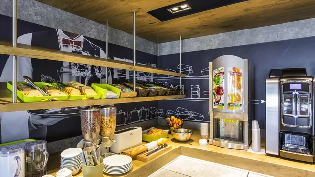 Ibis budget Pau Est photo 11