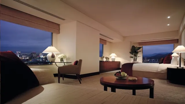 Howard Johnson Grand Plaza Hotel Bucharest photo 1