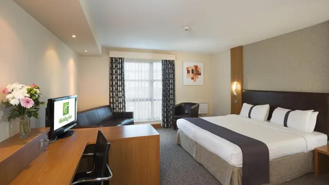 Holiday Inn Hotel Manchester Central Park photo 1