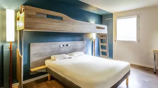 Days Inn & Suites by Wyndham San Antonio near Frost Bank Ctr