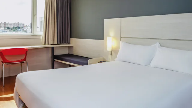 Ibis Montevideo Rambla photo 2