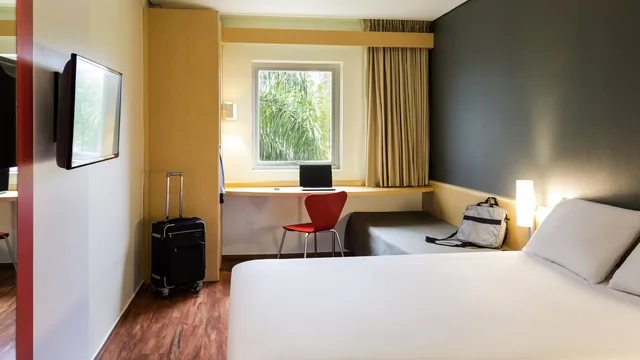 Days Inn by Wyndham San Marcos photo 1