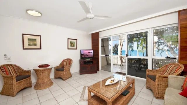 Marlin Waters Beachfront Apartments Palm Cove photo 3