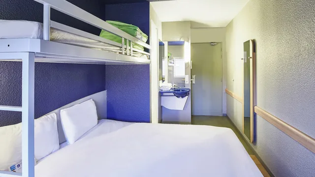 Diplomat Hotel Canberra photo 8