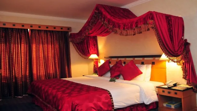 Hotel Holiday International photo 1