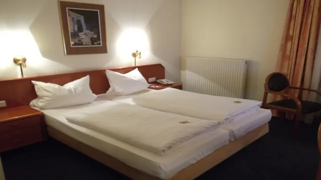 Ramada Hotel Neustadt Weinstrasse photo 1