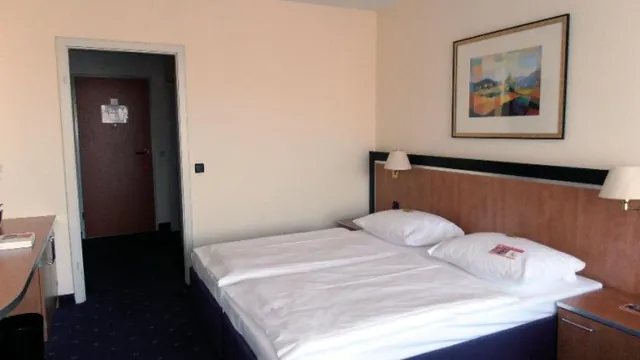 Surfers International Apartments Gold Coast photo 3