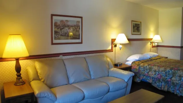 Huntingdon Hotel & Suites photo 1
